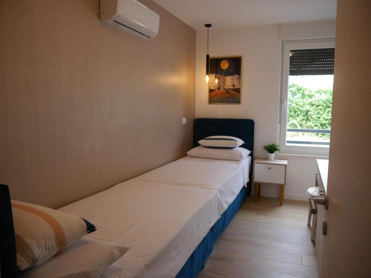 Apartment "Mon Ami" Trogir Exterior foto